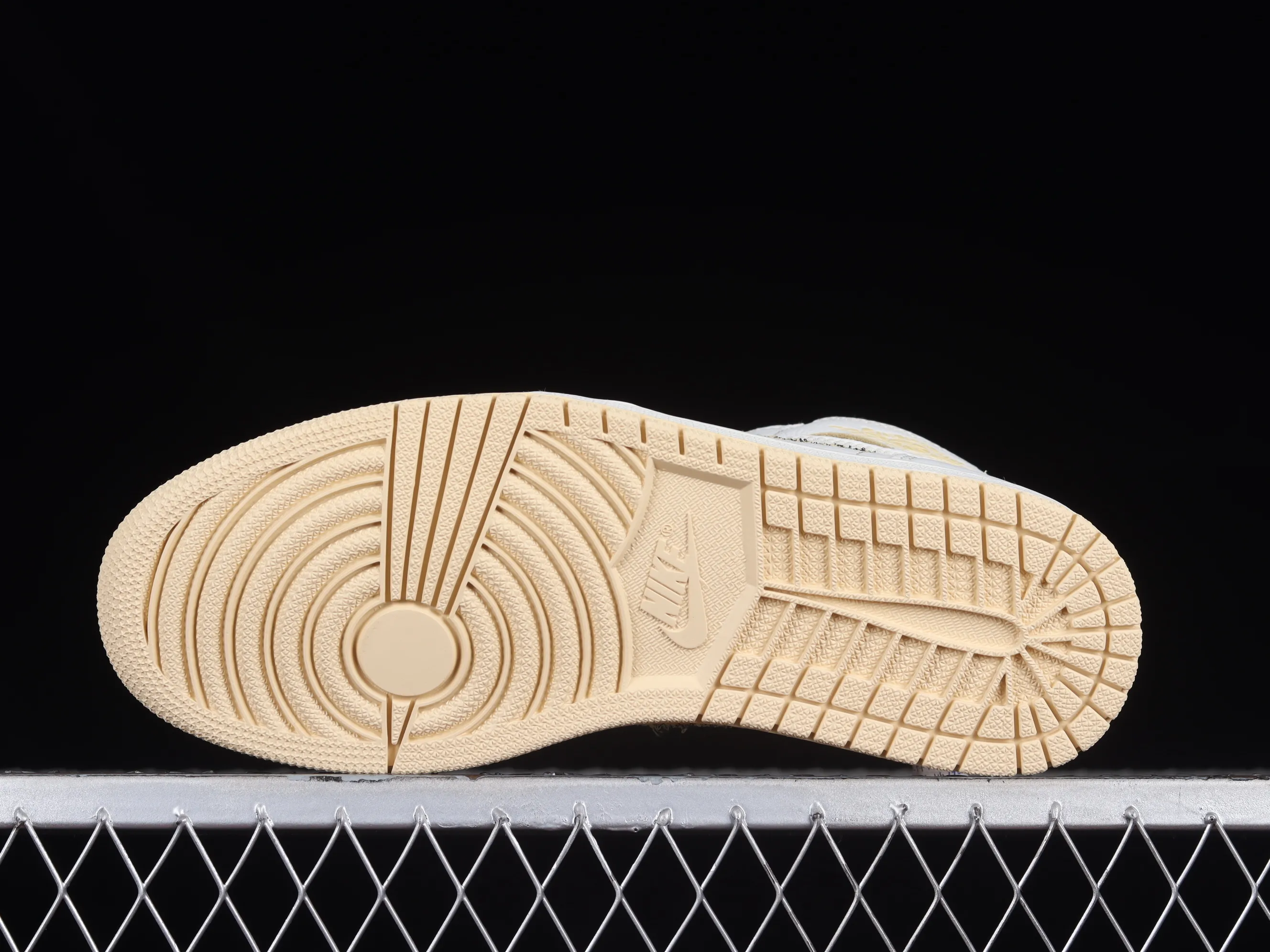 All categories Air Jordan Jordan series basketball shoes Air Jordan 11 P version Air Jordan 1 High OG "Vibrations of Naija" AJ1 Qiao 1 Xiaoxiangfeng high-top basketball shoes FD8631-100
